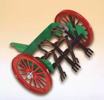 Dětská hračka přípojná ke všem traktorům Obracečka