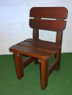 Zahradní židlička z borovicového masivu Mido