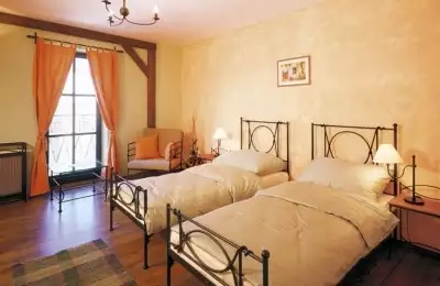 Klasická jednolůžková kovová postel Torino