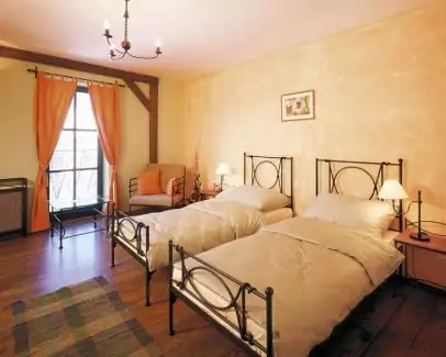 Klasická jednolůžková kovová postel Torino