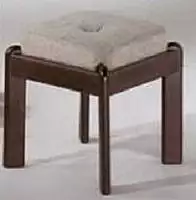 Dřevěný taburet s čalouněným sedákem Beáta