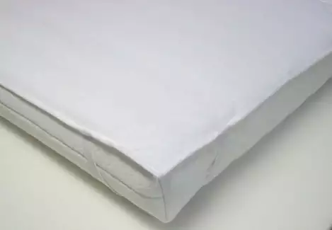 Chránič matrace proti prosáknutí do dětské postýlky Jonáš