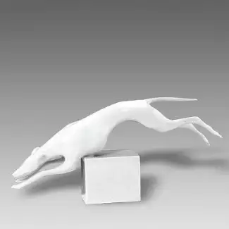 Tradiční bílý porcelán o délce 26 cm Chrt