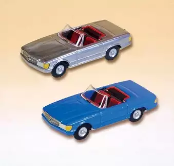 Dětská hračka z roku 1971 Mercedes cabrio