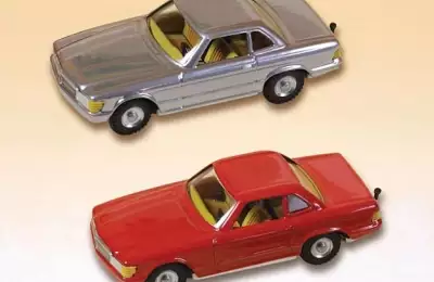 Dětská hračka z potištěného plechu Mercedes coupe