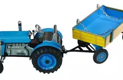 Dětská hračka na klíček Traktor KVP 13