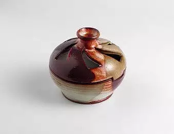 Dóza na sušené vonné květy v různých barvách