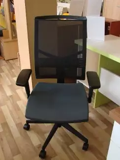 Moderní kancelářská židle Naomi SKLADEM