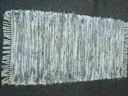 Ručně tkaný koberec 60 x 120 cm odstíny šedi (světlý až tmavý melír)