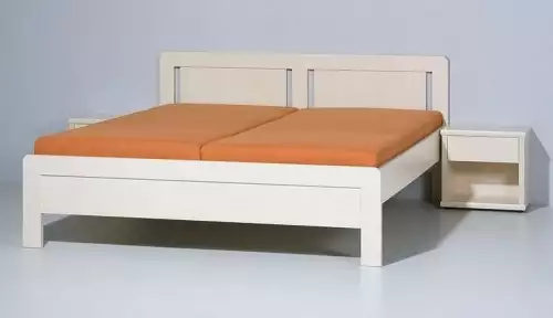 Elegantní dvoulůžková masivní postel Dita
