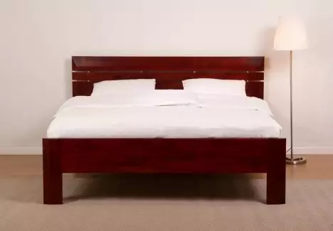 Elegantní postel Eliška II. s průřezy v čele - skladem