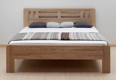 Vyřezávané dvojlůžko Ennie Moon s oblými rohy