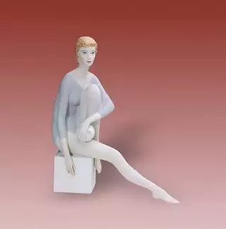 Figura z porcelánu o výšce 19 cm Kvalitní Gymnastka