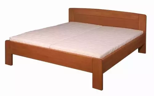 Postel z masivu s klasickým nadčasovým designem Jolana