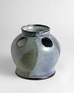 Stojánek na zubní kartáčky v různých barvách