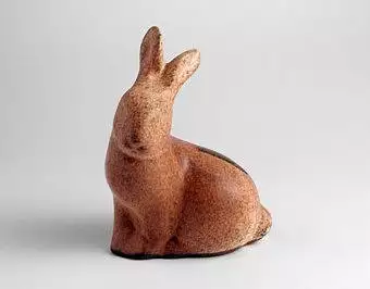 Kasička zajíček z ozdobně užitkové keramiky