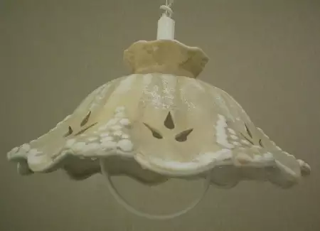 Bytový keramický lustr stahovací