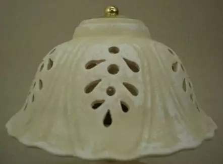 Keramický lustřík s pevnou šňůrou o průměru 22 cm