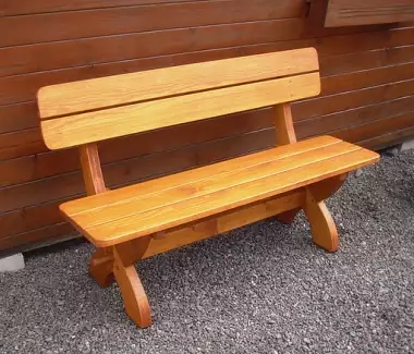 Klasická dřevěná lavice k penzionům délky 140 cm smrk