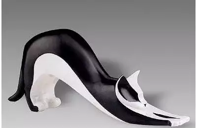 Tradiční porcelán dlouhý 31,8 cm Kočka