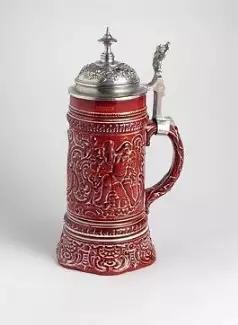 Malý korbel s cínovým víčkem