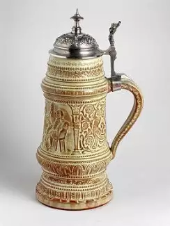 Velký korbel s cínovým víčkem o objemu 0,7L