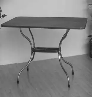 Kovový stůl 90 x 90 cm kulaté hrany Ota