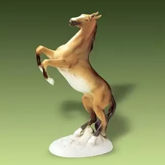 Ručně vyráběná porcelánová figura Kůň