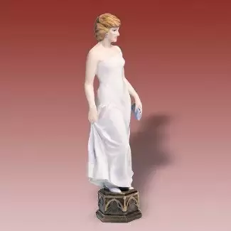 Figurální porcelán o výšce 30,6 cm Lady Diana