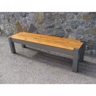 Masivní lavička s konstrukcí bez opěradla a působivým moderním designem Kov