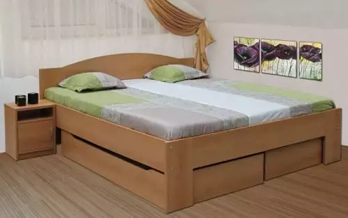 Levná manželská postel 205x190 cm MP112
