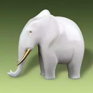 Ručně vyráběná porcelánová figura Malý slon