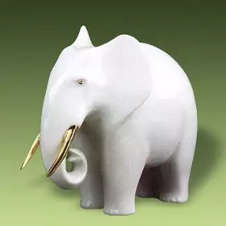 Ručně vyráběná figura o délce 10 cm Malý slon II