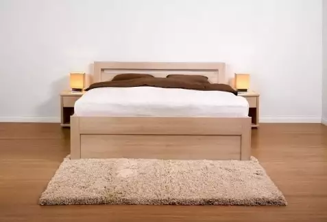 Postel Věra z masivu dubu s úložným prostorem a výklopným roštem