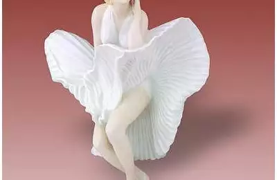 Figura z porcelánu dlouhá 11,3 cm Marilyn Monroe