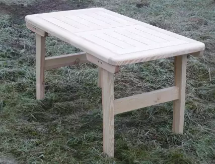 Masivní zahradní stůl s oblými hranami OSTRAVA