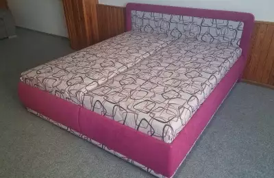 Miloš elegantní růžová manželská postel, skladem!