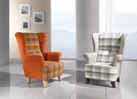 Klasické křeslo ušák z bukového masivu Monika