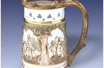 Tradičně vyráběná figura z porcelánu o délce 13 cm Myslivecká holba
