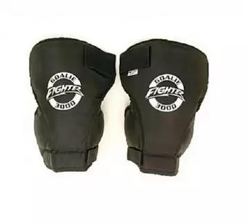 Nákolenice s jednoduchým upínacím systémem brankář