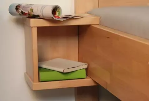 Moderní závěsný noční stolek z bukového masivu Phoenix