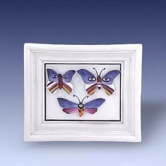 Originální porcelánová figura dlouhá 22,5 cm Obraz skříňka s motýly
