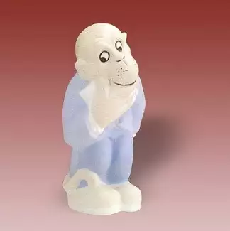 Porcelánová figura o výšce 7 cm Opice v saku