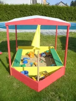 Pískoviště na zahradu pro děti ve tvaru lodi - barevné