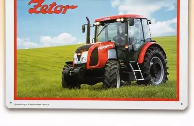 Plechová cedule s obrázkem traktoru Zetor