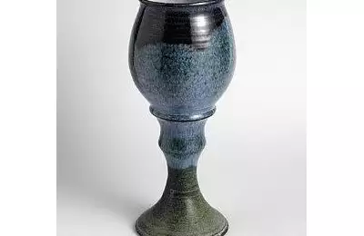 Originální pohár na víno vysoký baňatý