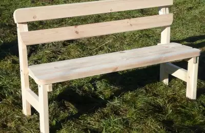 Pohodlná zahradní lavice délky 150 cm Irsko