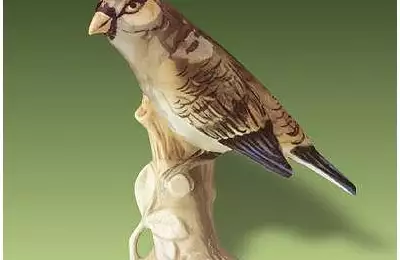 Unikátní porcelánová figura o výšce 7 cm Pták