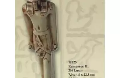 Ručně vyráběná originální figura o délce 7 cm Ramesse II.