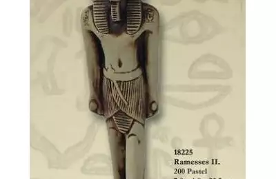 Ozdobná porcelánová figura o délce 7 cm Ramesse II. II